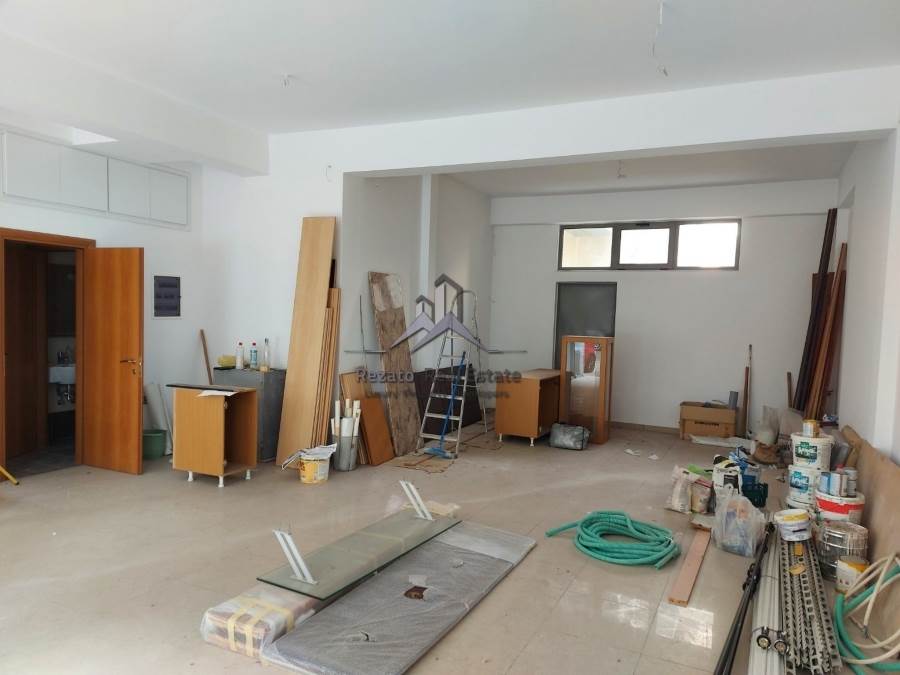 (For Sale) Commercial Retail Shop || Athens Center/Athens - 80 Sq.m, 150.000€ 