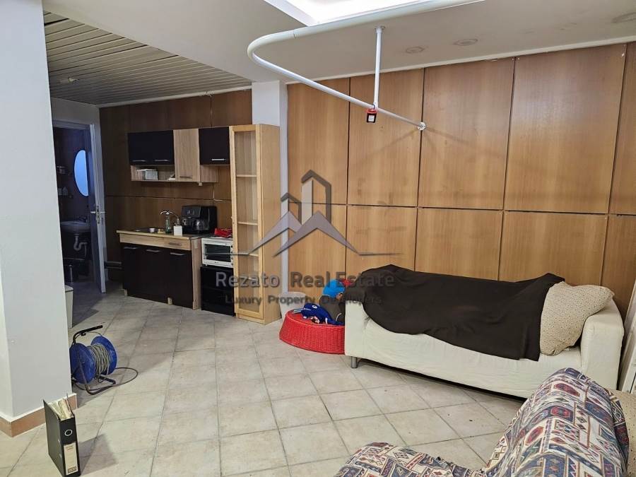 (For Sale) Commercial Commercial Property || Athens Center/Ilioupoli - 84 Sq.m, 115.000€ 