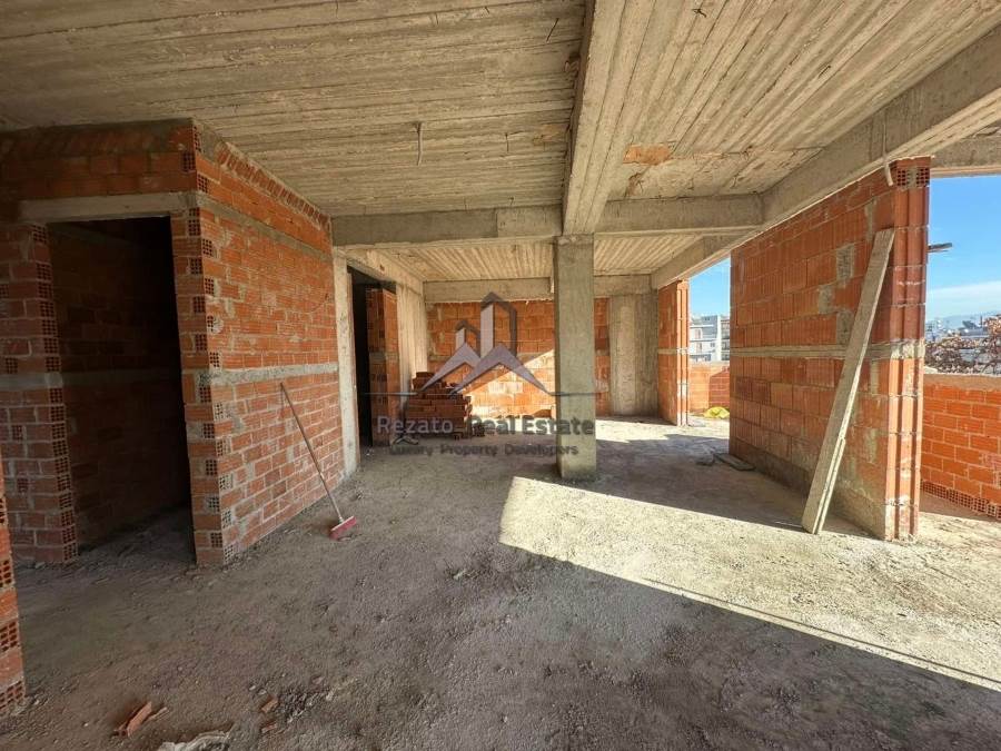 (For Sale) Residential Floor Apartment || Piraias/Piraeus - 92 Sq.m, 3 Bedrooms, 390.000€ 